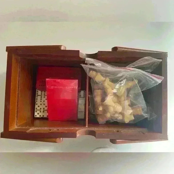 7-in-1 Wooden Box Game Set Rare Employee Exclusive Gift Sovereign Bank - Picture 13 of 13